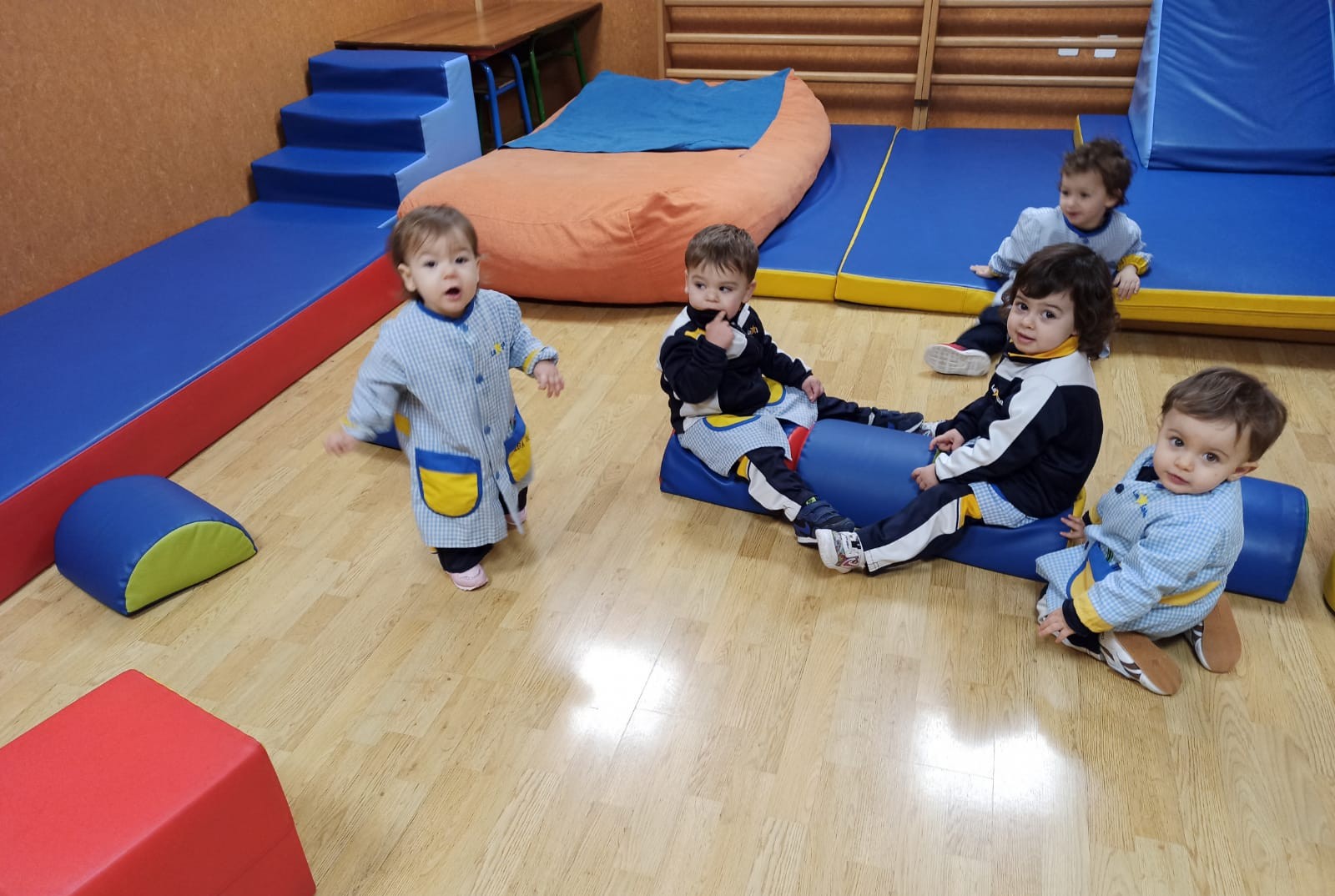 Los Alumnos De Primer Ciclo De Infantil Realizan Actividades En La Sala ...